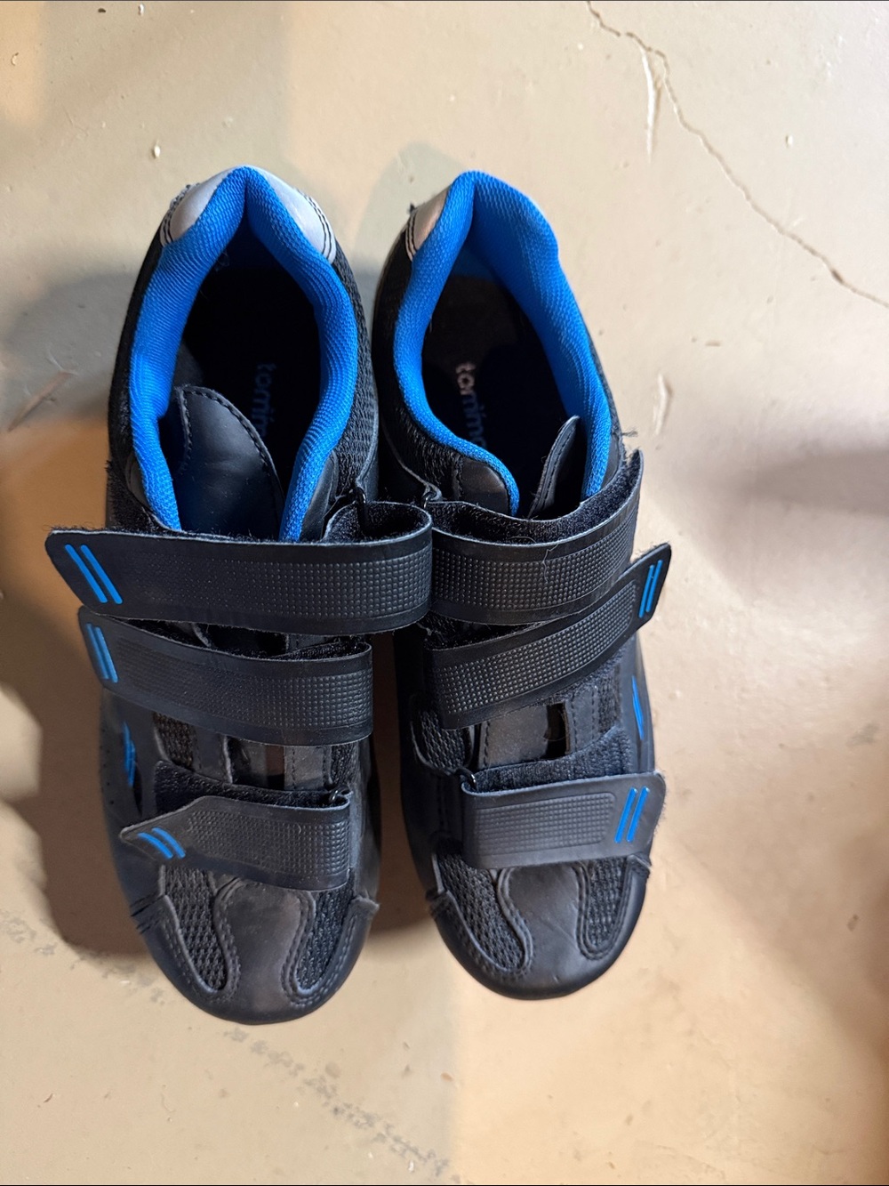 Tommaso Black Spin Shoes with Blue Lining and Hook-and-Loop Straps